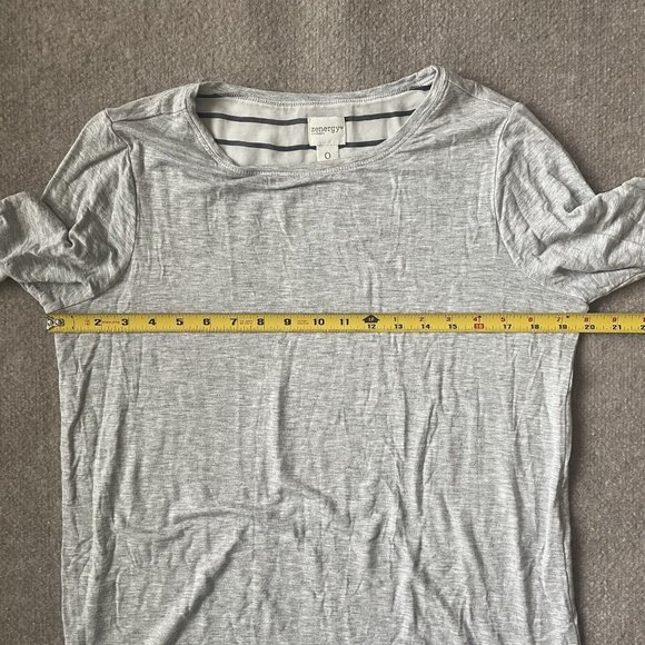 Chico's Zenergy Shirt Womens 0 (Small) Grey Sheer Cuffs and Hem Tunic Length Top - Picture 6 of 8